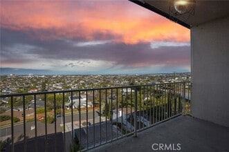 Building Photo - 1108 Camino Real