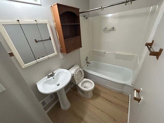 Foto del edificio - Comfort & Convenience on Cloverdale