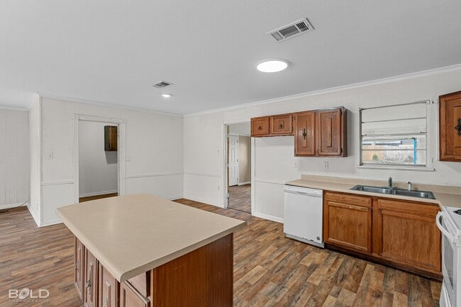 Building Photo - 1136 N Southland Park Dr