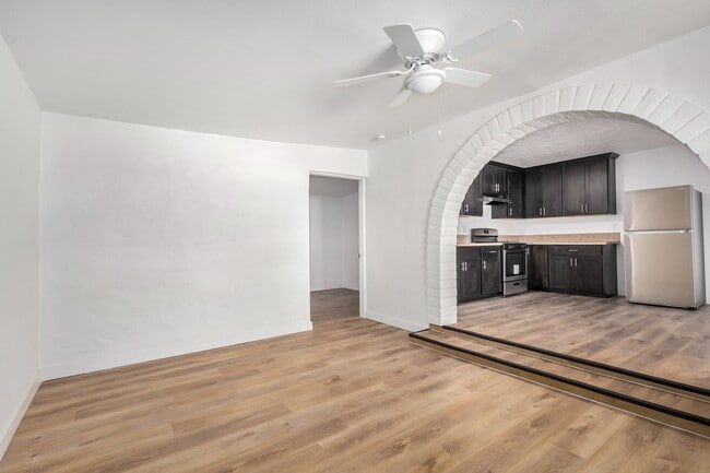Building Photo - 5446 S 17th Pl