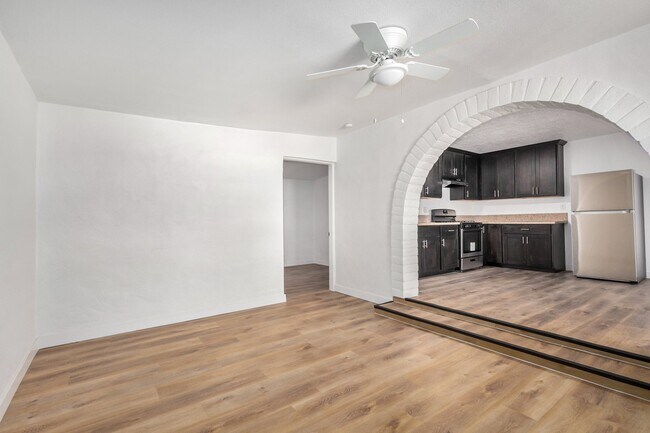Foto del edificio - 5446 S 17th Pl