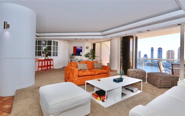 Foto del edificio - 4000 Island Blvd