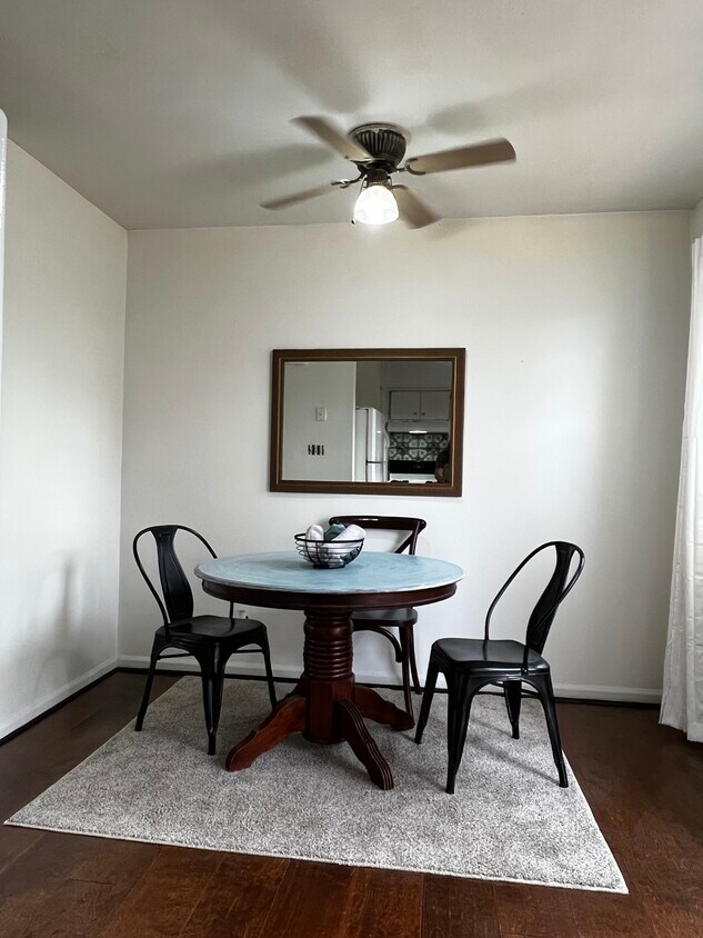 Foto del edificio - 1901 Vesta Ave