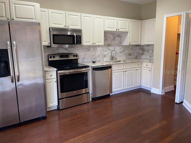 Building Photo - 17563 Cherry Ridge Ln