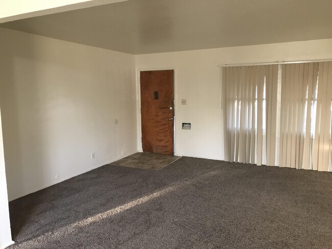 Building Photo - 2503 S Lily Ave