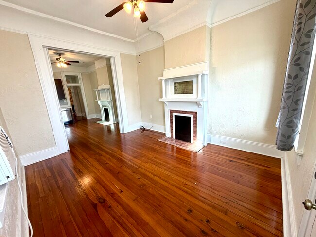 Sala de estar - 2420 Jena St