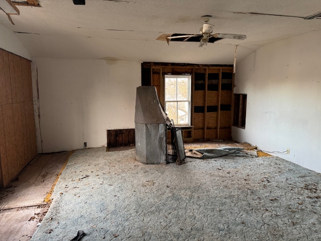 Building Photo - 112 S B St