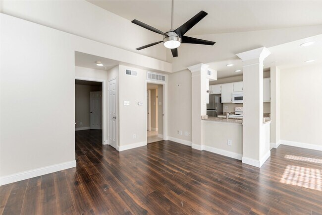 Building Photo - 3231 Allen Pkwy