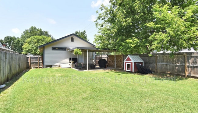 Building Photo - 1203 S Florence Pl