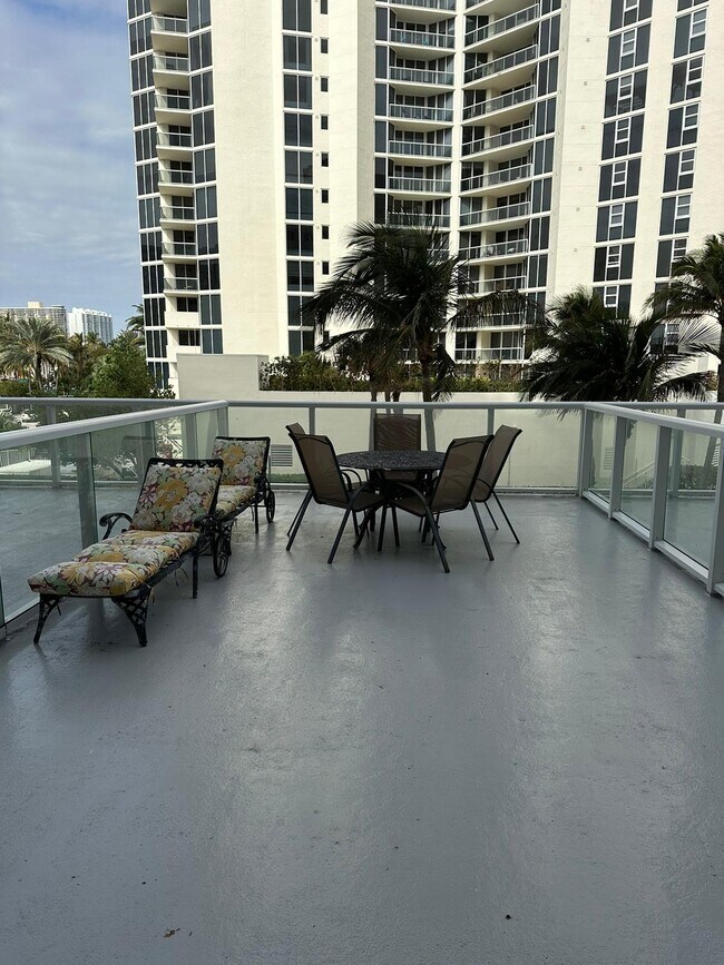 Foto del edificio - 19201 Collins Ave