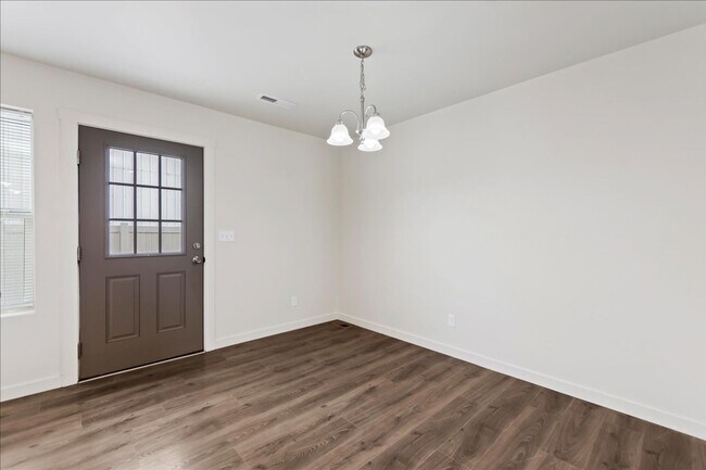 Building Photo - Ravenna Lane Apartments