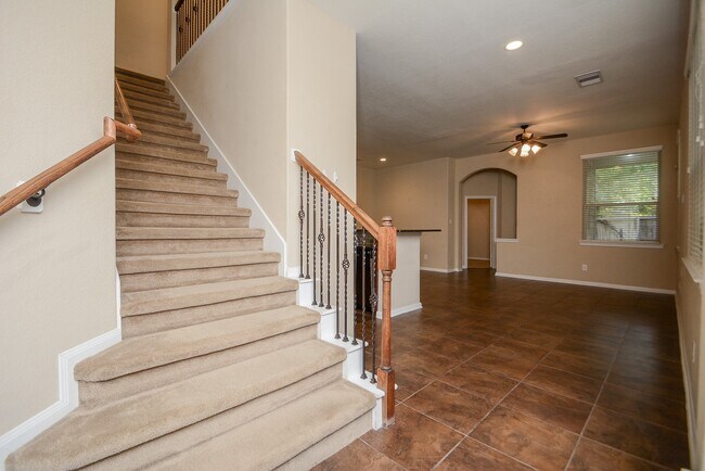 Foto del edificio - 22 Cheswood Manor Drive