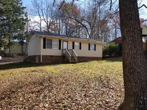 Building Photo - 2326 Brentwood St