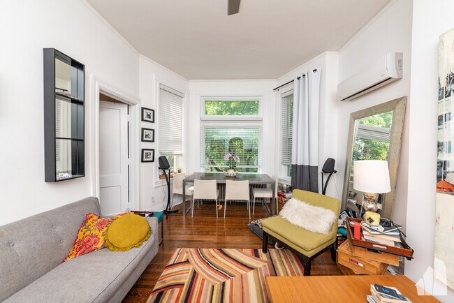 Foto del edificio - 649 W Wrightwood Ave