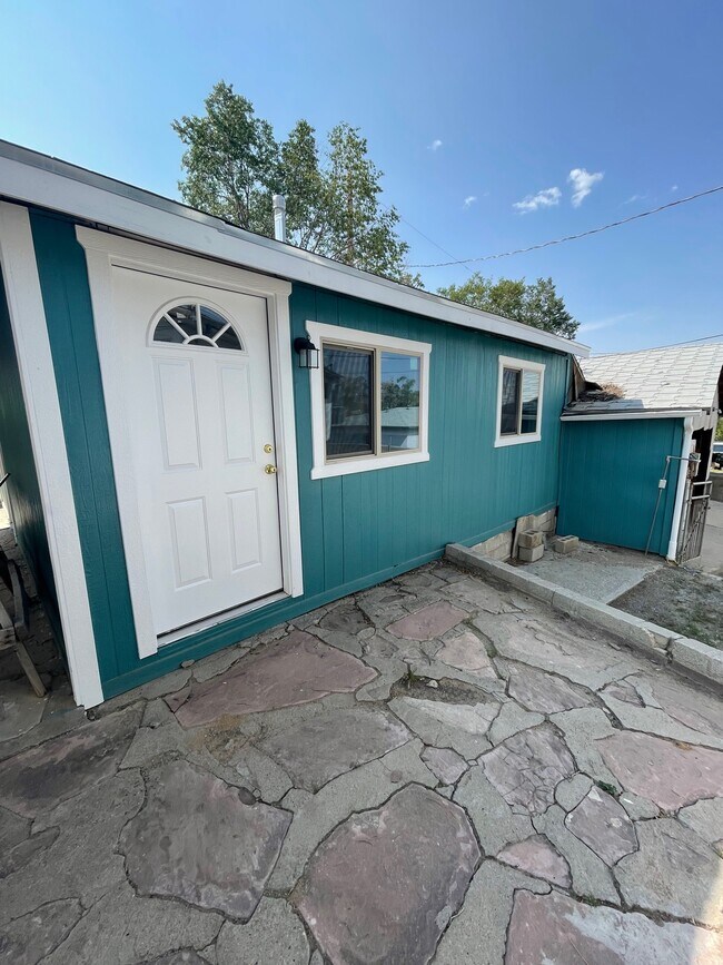 Side - 226 Viro Cir