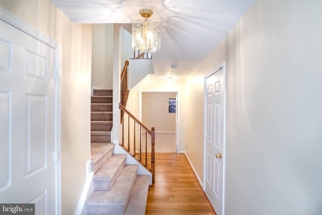 Building Photo - 5552 Jowett Ct