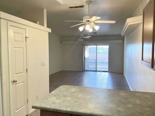 Building Photo - 2690 Palisades Dr