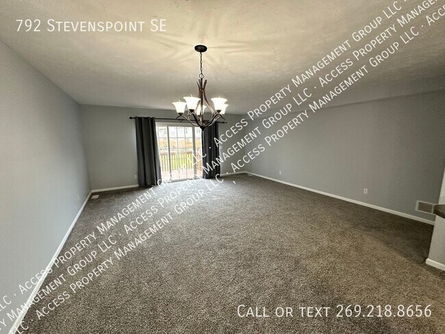 Foto del edificio - 792 Stevenspoint