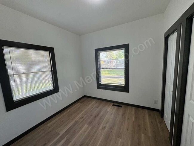 Building Photo - 719 S Morgan St