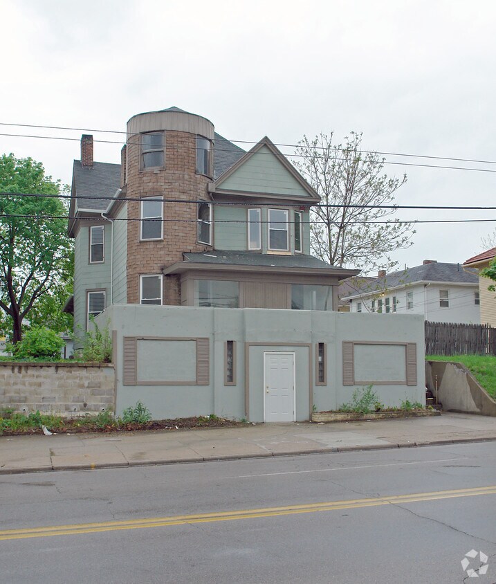 Primary Photo - 1141 N Main St