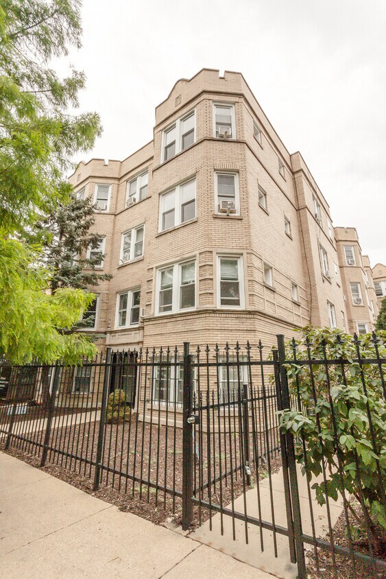 2838 N Sawyer Ave Unit 1W, Chicago, IL 60618 Condo for Rent in