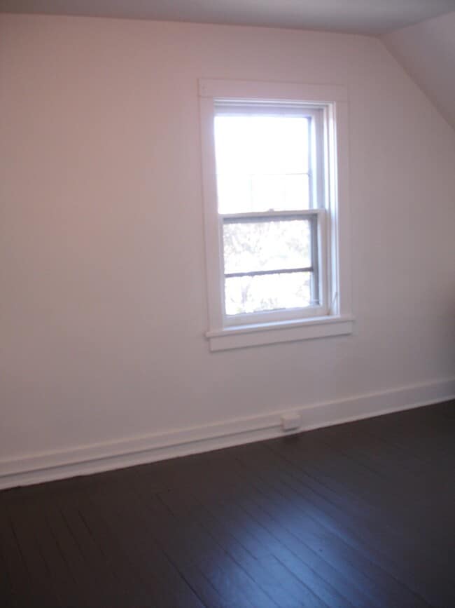 Building Photo - 1405 Oregon Pike