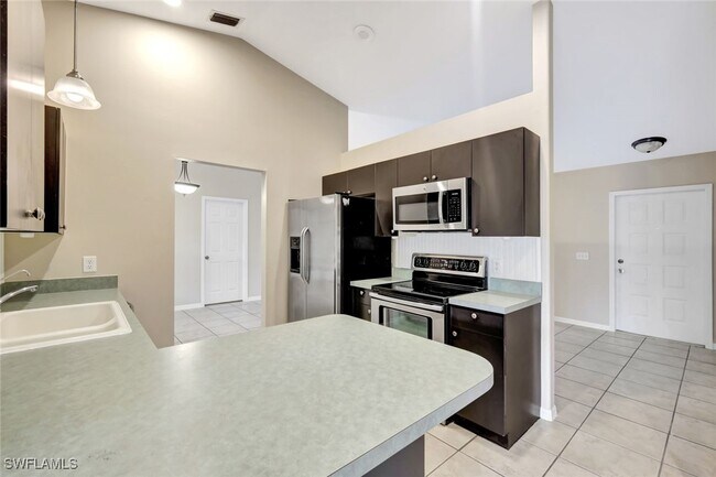Foto del edificio - 18554 Olive Rd