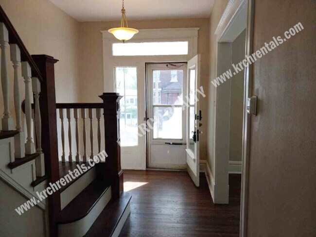 Building Photo - Beautiful 2-Bedroom 2-Bathroom Home!