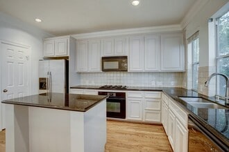 Building Photo - 2205 Commonwealth St