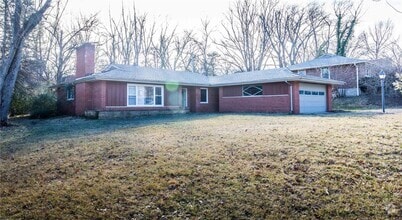 Building Photo - 18 Forsythia Ln