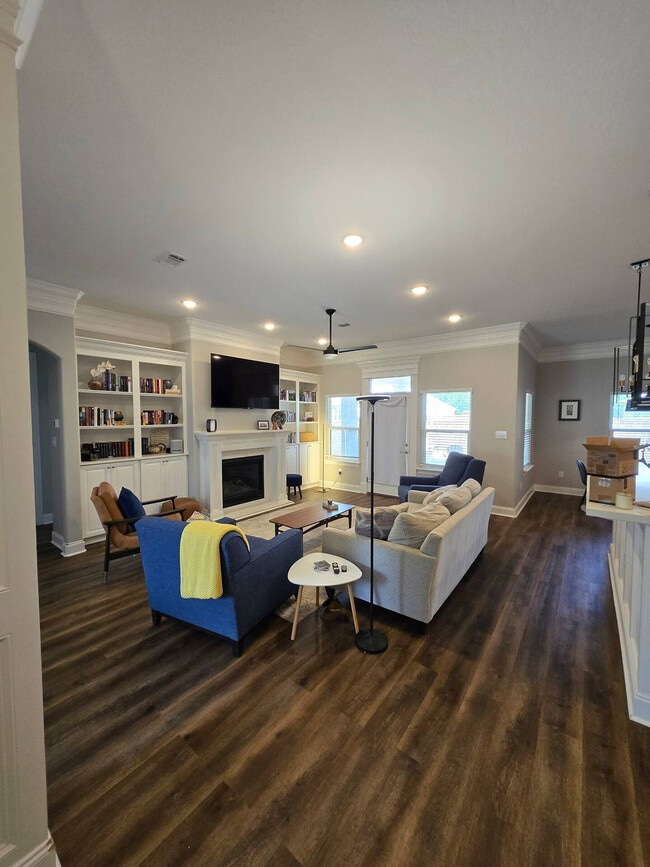 Building Photo - 13812 E El Bonito Dr