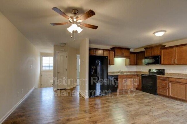 Building Photo - 1716 Thistlewood Dr