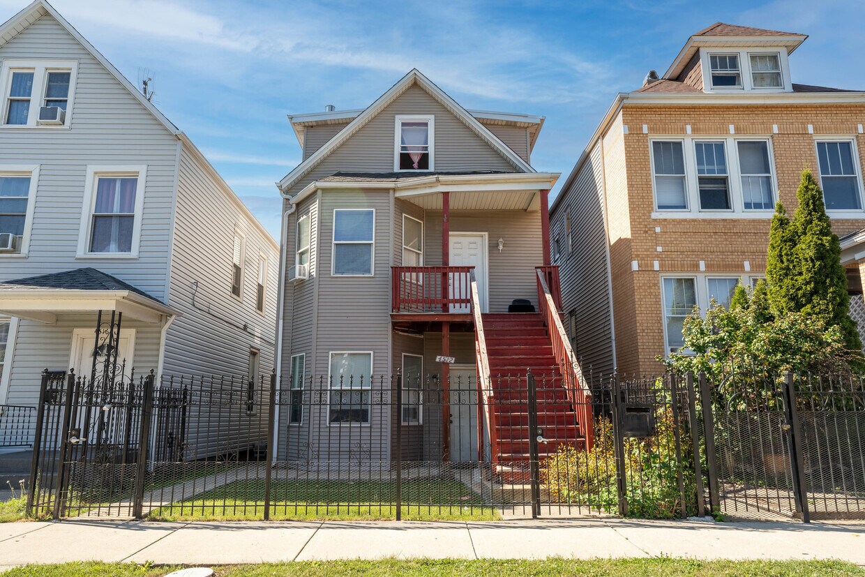 Foto principal - 4512 S Fairfield Ave