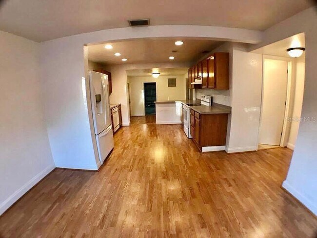 Foto del edificio - 163 6th St NW