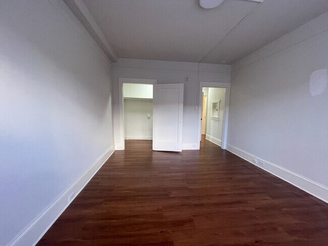 Foto del edificio - 1112 Larkin St