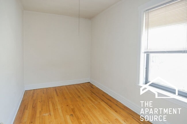 Building Photo - 2612 W Gunnison St