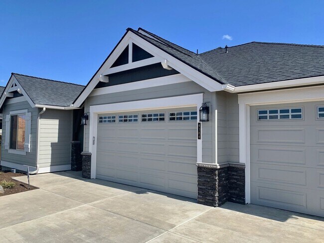 Foto del edificio - Beautiful Single Level Home in SW Redmond!