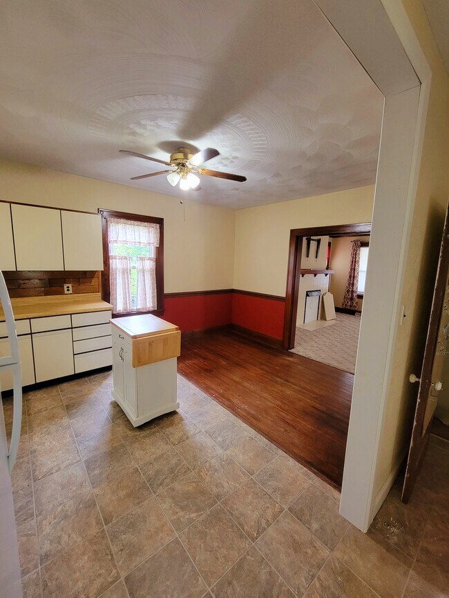 Building Photo - 410 Highland Ave
