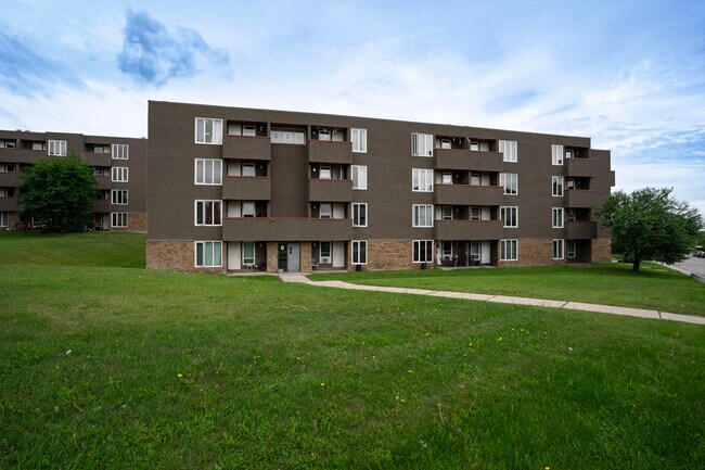 Photo du bâtiment - Marsh Manor Apartments