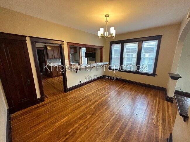 Foto del edificio - 4947 Arsenal St