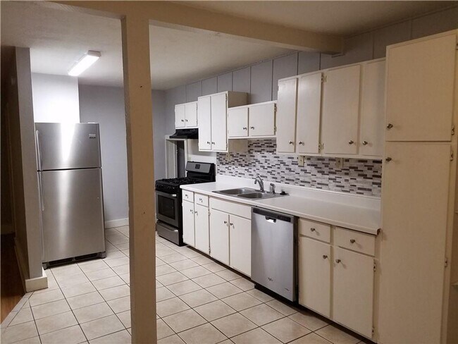 Foto del edificio - 4500 Avenue D