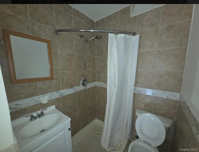 Foto del edificio - 170-40 93rd Ave