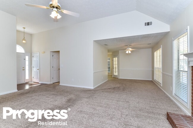 Building Photo - 725 Hunters Ln