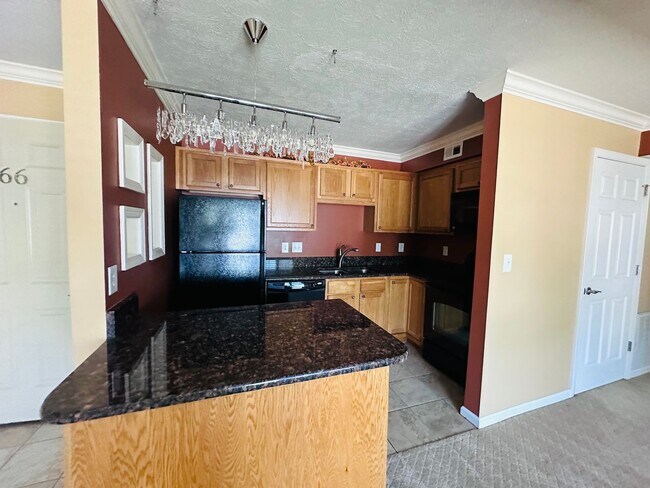Building Photo - 1 Bedroom, 1 Bath condo