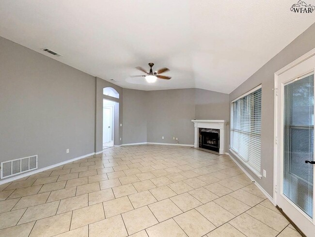 Building Photo - 5509 Long Leaf Dr