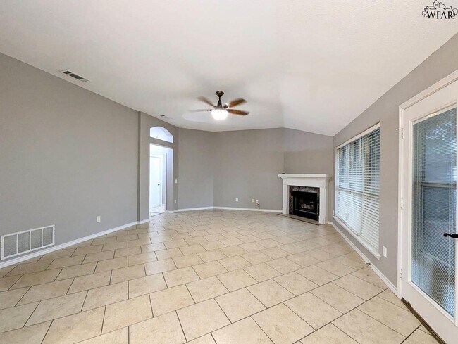 Foto del edificio - 5509 Long Leaf Dr