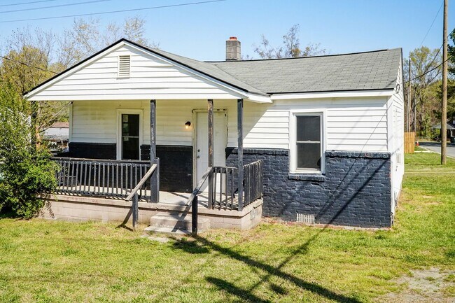 Foto del edificio - Corner Lot Two Bedroom Home