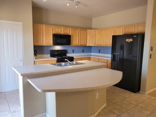 Building Photo - 2964 S Valle Verde