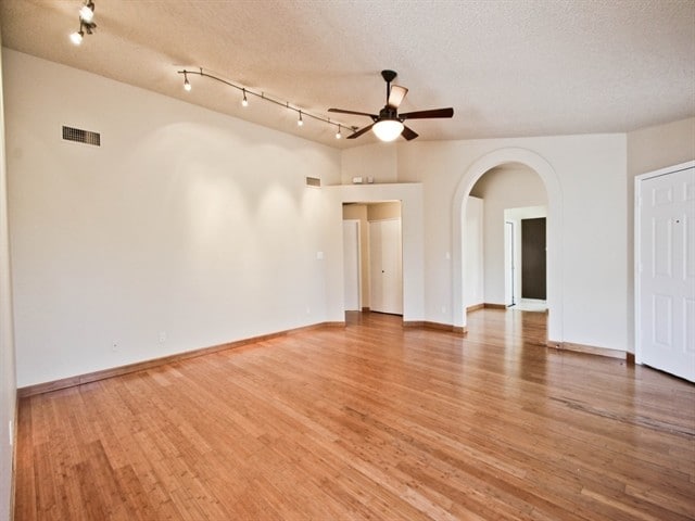 Foto del edificio - 6302 W Puget Ave