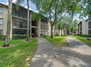Building Photo - 207 Foxtail Dr